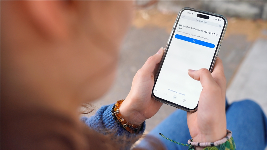 El Parlamento de Francia aprueba un proyecto de ley que prohíbe el uso de redes sociales a menores de 15 años