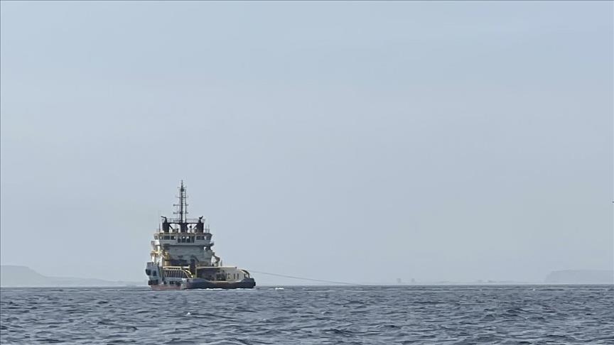 رصد واحتراق 19 ساعة.. الحوثي تكشف تفاصيل استهداف سفينة بريطانية