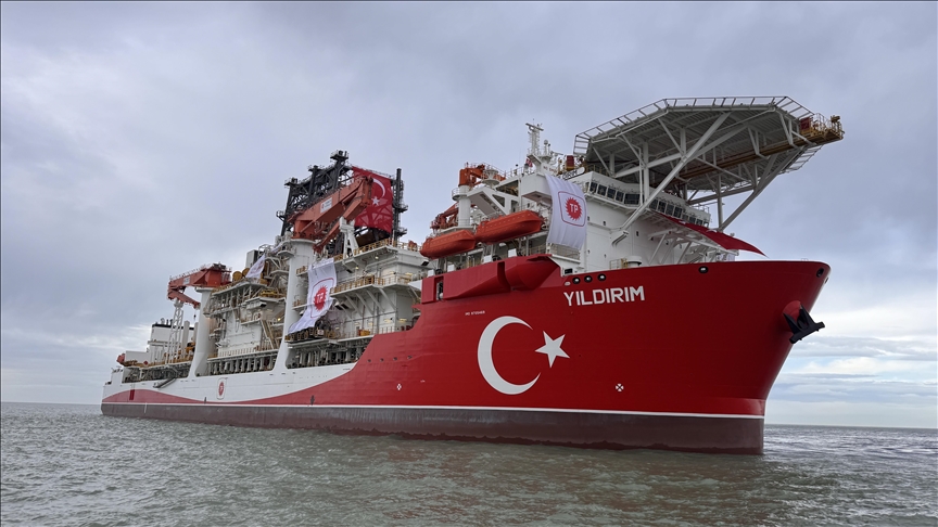 Ultra derin deniz sondaj gemisi "Yıldırım" Filyos Limanı'nda