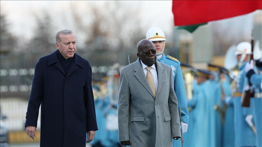 Le président turc Erdogan a accueilli le président nigérian Tinubu lors d'une cérémonie officielle