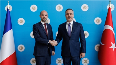 Kryediplomati turk Fidan takon homologun francez, Barrot