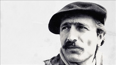 Kısacık şiirlere dünyaları sığdıran şair: Özdemir Asaf