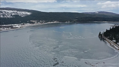 Abant kış manzarasıyla misafirlerini ağırladı