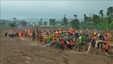 Glissement de terrain en Indonésie : au moins 38 morts, des dizaines de personnes toujours portées disparues