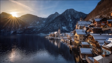 Peizazhet dimërore në Hallstatt krijojnë imazhe kartolinash