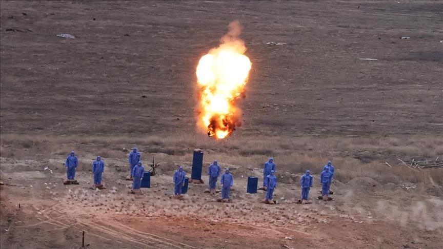 تركيا.. نجاح أول اختبار لهجوم سرب مسيرات بذخيرة حية