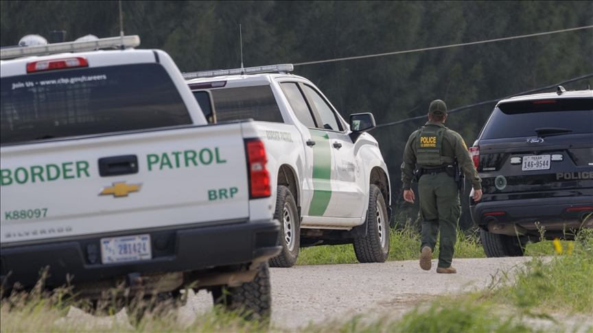 ABD'de trafik kontrolünden kaçarken devriye helikopterine ateş ettiği iddia edilen kişi vuruldu