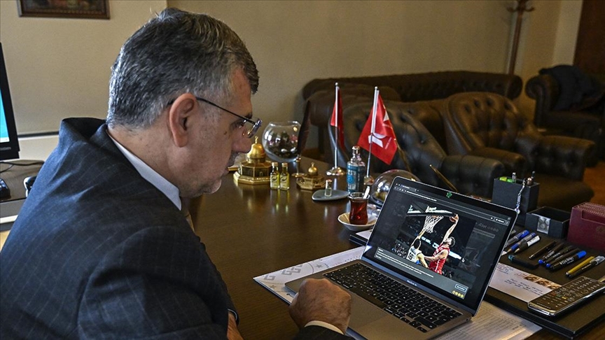 İstanbul İl Kültür ve Turizm Müdürü Hüseyin Keskin, AA'nın "Yılın Kareleri" oylamasına katıldı