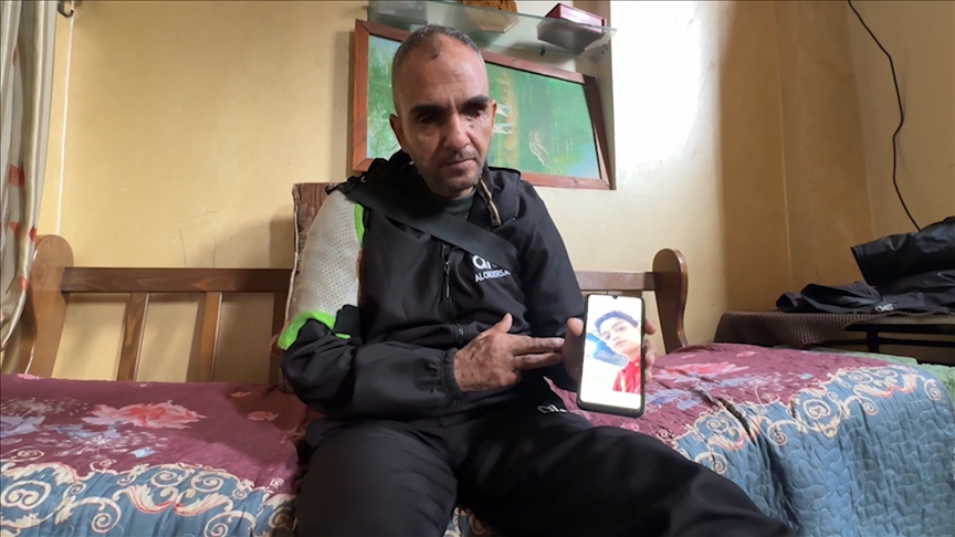 Filistinli baba, İsrail'in Gazze'ye saldırısında hem oğlunu hem gözlerini kaybetti
