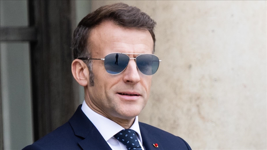 Paris condamne l’attaque russe contre un train de passagers et annonce l’envoi de générateurs en Ukraine