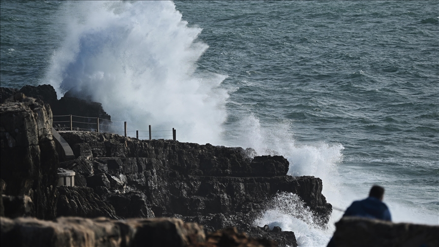 5 dead as storm Kristin batters Portugal