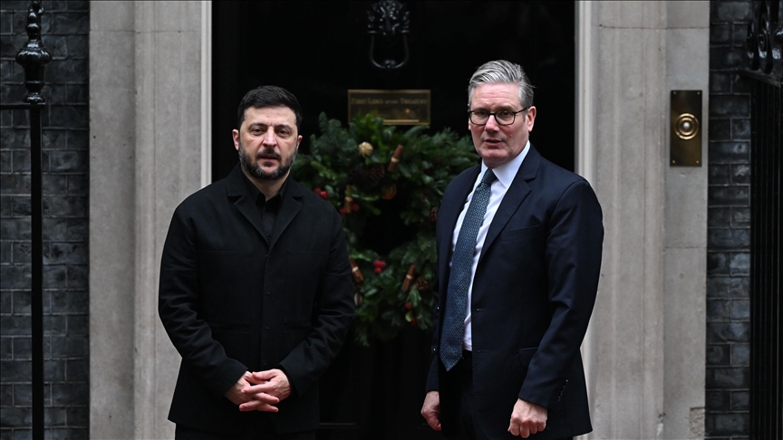 İngiltere Başbakanı Starmer, Ukrayna Devlet Başkanı Zelenskiy ile telefonda görüştü