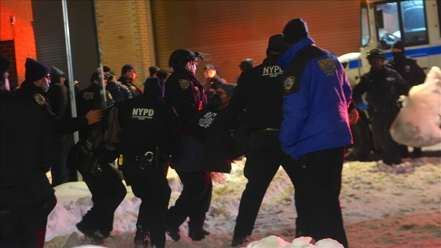ABD'nin New York kentinde Trump'ın göçmen politikalarına karşı protestolarda çok sayıda kişi gözaltına alındı