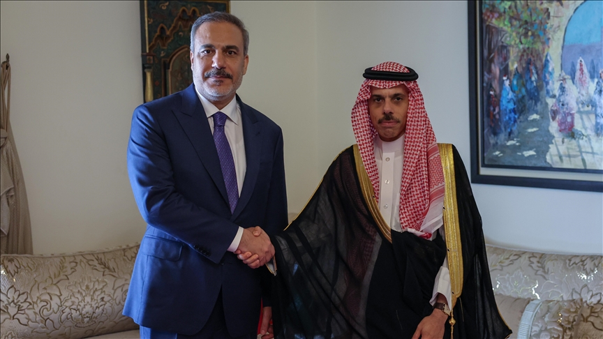 وزرای خارجه ترکیه و عربستان درباره تحولات غزه و سوریه رایزنی کردند