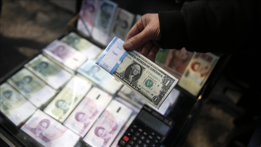 سقوط ریال ایران ادامه دارد؛ دلار 151 هزار تومان، طلا در اوج قیمتی