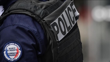 Paris : diffusion d’une vidéo montrant un policier dégainant son arme avant de la ranger en comprenant qu'il est filmé