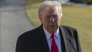 هيئة البث: ترامب يلمح إلى خطوة ضد إيران قد تشمل تغيير النظام 