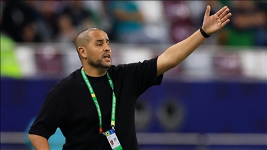 قدم.. الجزائري مجيد بوقرة مدربا جديدا لمنتخب لبنان