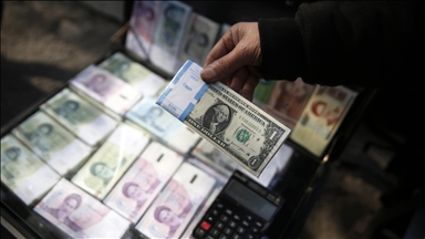 سقوط ریال ایران ادامه دارد؛ دلار 151 هزار تومان، طلا در اوج قیمتی