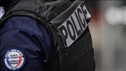 Paris : diffusion d’une vidéo montrant un policier dégainant son arme avant de la ranger en comprenant qu'il est filmé