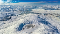 Li Erzinganê Gola Polatê ya bi berfê venixumî ji asîmanan va hat kişandin