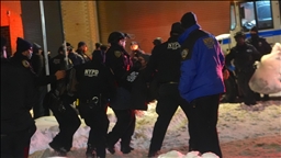 ABD'nin New York kentinde Trump'ın göçmen politikalarına karşı protestolarda çok sayıda kişi gözaltına alındı