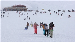 Li navenda xweşiqitandinê ya li Hekariyê bi betlaneya nîvê salê ra qerebalixî çêbû 