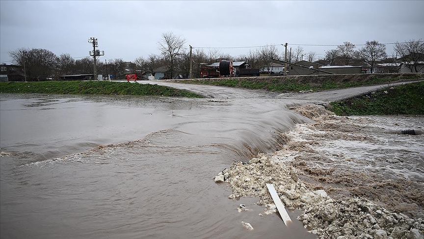 Edirne'de sağanak sonucu dereler taştı