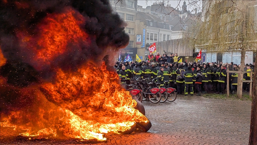 Francë, qindra zjarrfikës protestojnë për kushte pune