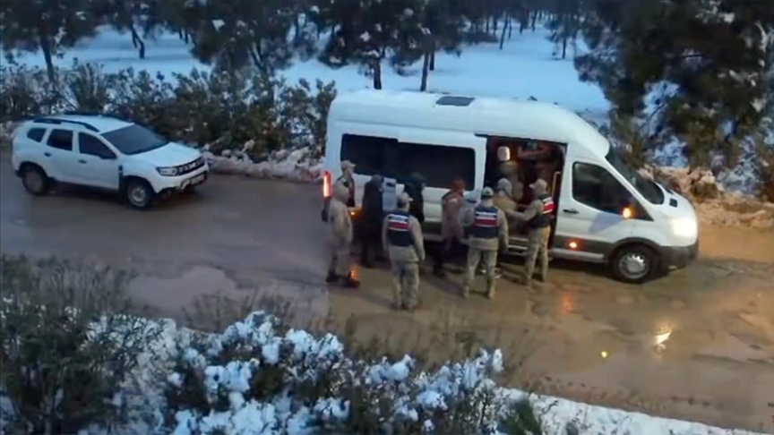 Jandarmanın 26 ildeki göçmen kaçakçılığı operasyonları kapsamında 59 şüpheli tutuklandı