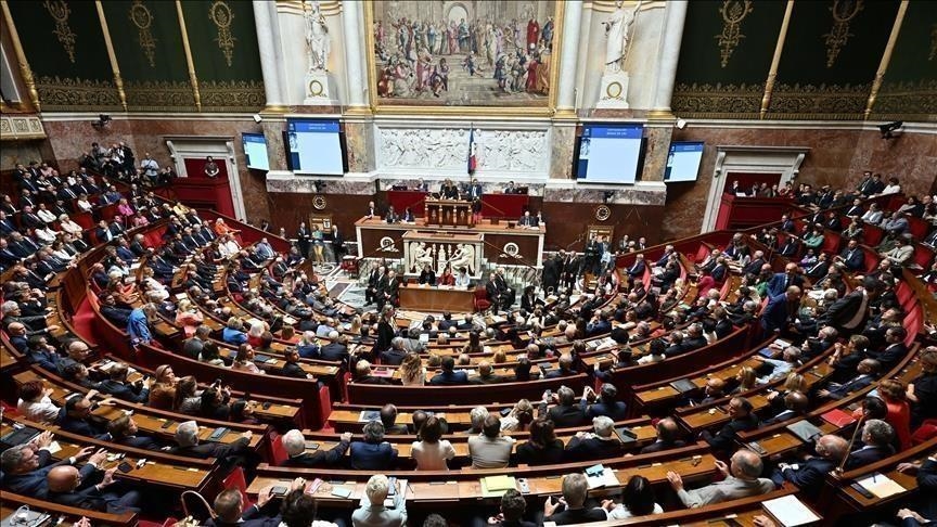 France : le Sénat adopte à l’unanimité une loi facilitant la restitution des biens culturels africains
