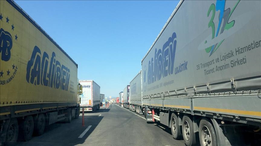 Crnogorski prevoznici prekinuli blokade granica za teretni saobaćaj