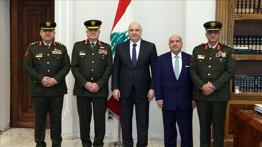 الجيش اللبناني يتسلم مساعدات أردنية وعون يشكر المملكة