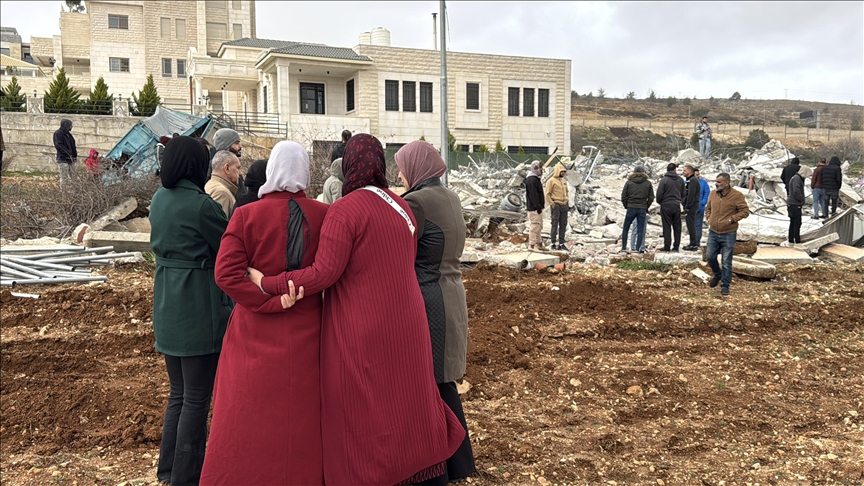 Colonos israelíes ilegales incendian viviendas palestinas en la Cisjordania ocupada