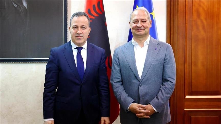 Претседателот на Собранието на Албанија оствари средба со известувачот за Албанија во Европскиот парламент