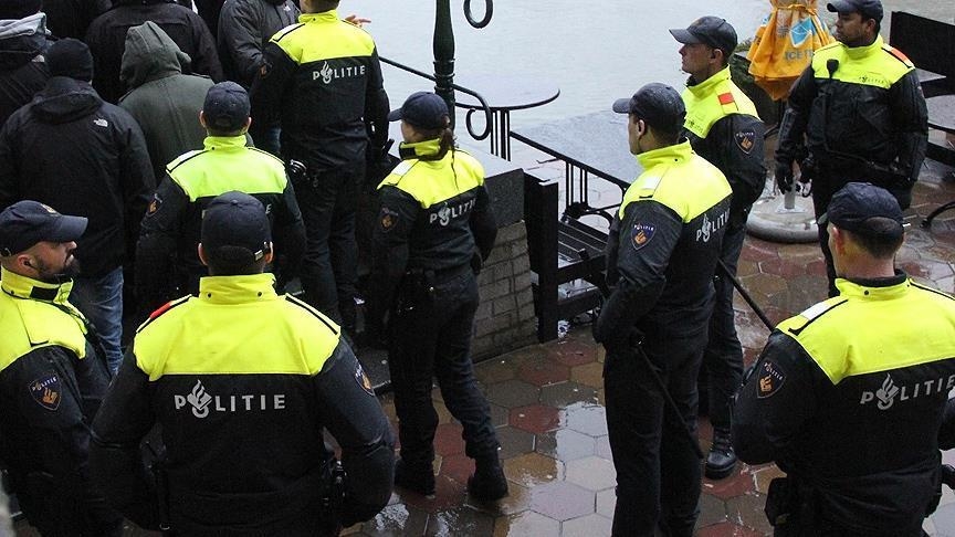 В Нидерландах расследуют предполагаемое полицейское насилие против мусульманок