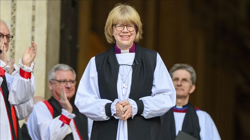 Sarah Mullally becomes 1st woman to lead Church of England