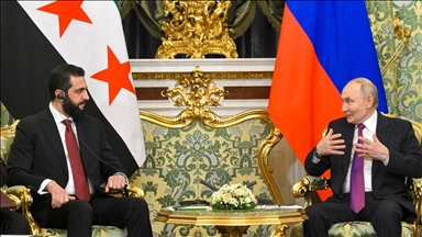 Kremlini: Prania e bazave ushtarake ruse në Siri u diskutua në bisedimet Putin–Sharaa në Moskë