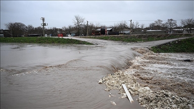 Edirne'de sağanak sonucu dereler taştı