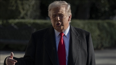 صحيفة عبرية: ترامب قد يدبر فخا للإيرانيين على غرار يونيو 2025