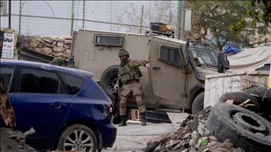 Israeli forces continue wide-ranging raids in West Bank town amid tight siege