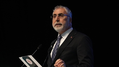Bakan Işıkhan: İşsizlik oranı 0,8 puan azalarak yüzde 7,7 seviyesinde gerçekleşti