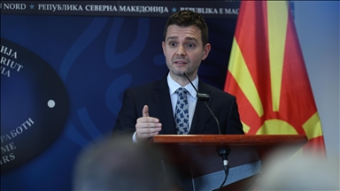 Ministri i Jashtëm i Maqedonisë së Veriut diskuton me komisaren e BE-së zgjidhjen e sfidave të transportuesve