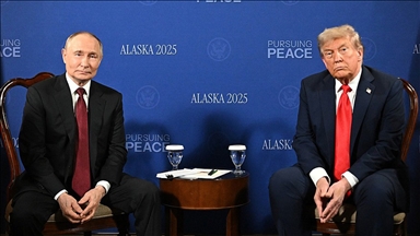 Beyaz Saray'da yenilenen salonda Trump ve Putin'in birlikte fotoğrafı yer alıyor