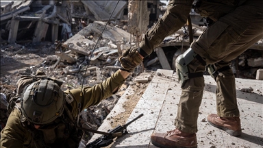 Former Israeli captive recounts fleeing ‘earthquake-like’ Israeli bombardment alongside Hamas fighter