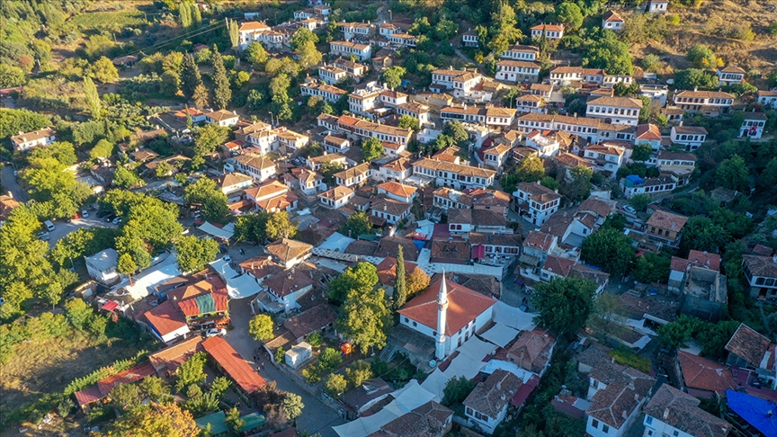 Türkiye'de köy sayısı 18 bin 215 olarak kayıtlara geçti