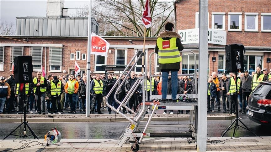 Синдикатот во Германија повика на штрајк на вработените во јавниот превоз в понеделник