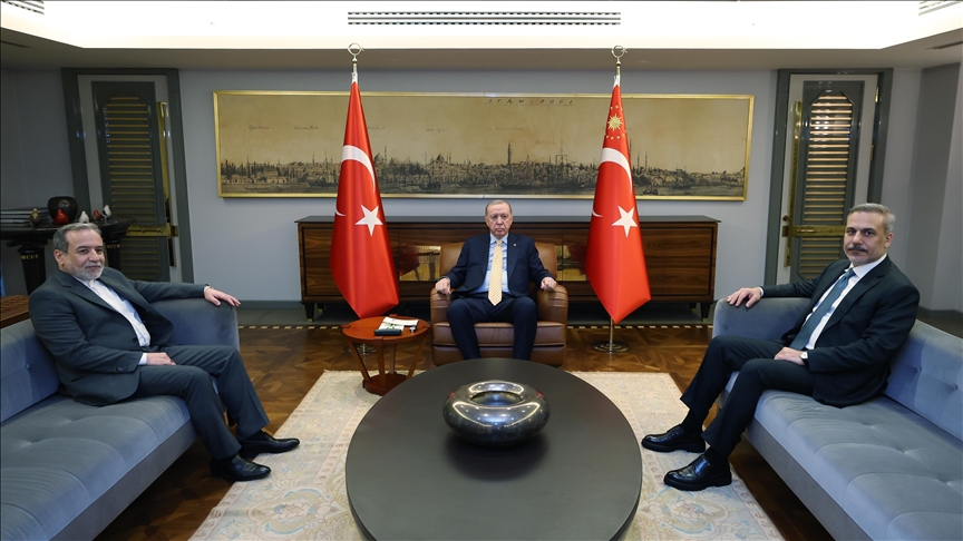 الرئيس أردوغان يلتقي وزير خارجية إيران في إسطنبول