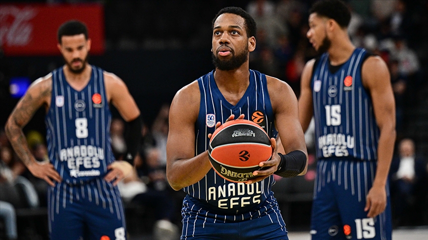 Anadolu Efes, bu sezon "yokları oynuyor"
