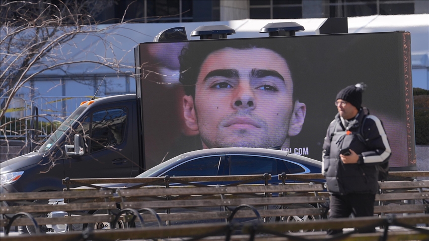 Man charged after allegedly posing as FBI agent to free CEO killer Luigi Mangione: Report